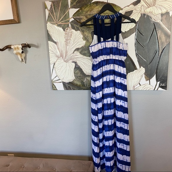 Embroidered Halter Neck Maxi - Picture 5 of 6